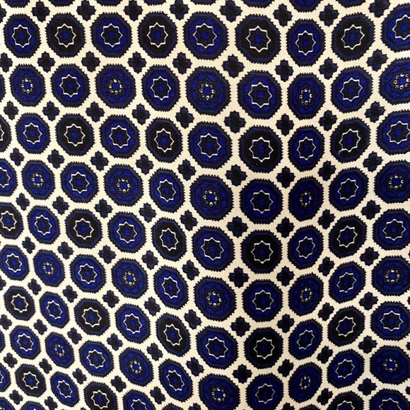 CYNTHIA ROWLEY Beautiful Printed Silky Blouse - Picture 5 of 8